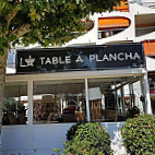 La Table à Plancha outside