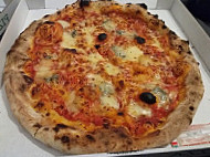 Pizza Carloni food