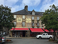 Auberge Du Lassay Les Chateaux outside