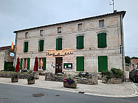 L'Auberge du Cloitre outside