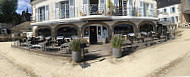 Cafe Du Port Ste Marine outside