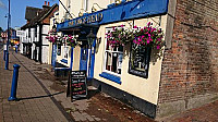 The Kings Head outside