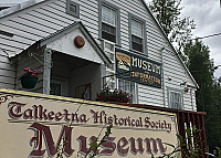 Talkeetna Roadhouse outside