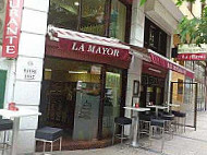 Restaurante La Mayor inside