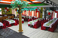 Restaurant Caribbean Paradise inside