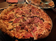 Pizzeria Pepone food