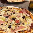 Pizza 404 food