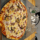Pizza 404 food