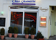 Chez Jeanette outside