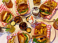 Moe'z Meat N Burger food