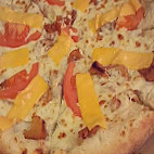 M Pizza food