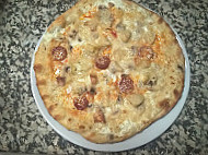 La Pizza Des Gourmets food