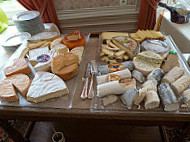 Hostellerie du Château des Monthairons food