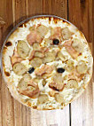 Gusto Pizza Gaillon food
