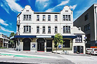 The Chippendale Hotel outside