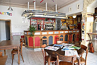 Cafe-Cantine du Commerce inside