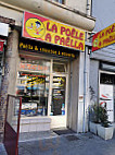 La Poele A Paella outside