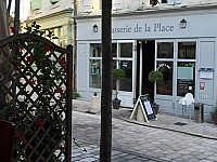 La Brasserie De La Place outside