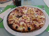 Pizzeria Grill Jean Vilar food