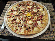 Pizza n Co food