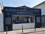 Le Comptoir De La Pinassotte outside