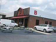 Big J's Bubba Q outside