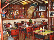La Taverne inside