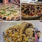 Col'cacchio Pizzeria Montecasino food