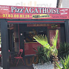 Pizz'agathoise outside