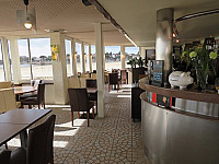 Cafe des Bains inside