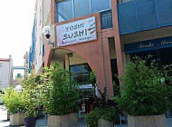 yoshi sushi outside