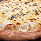 Pizza Mora food