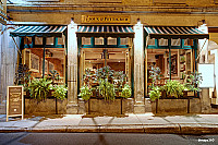 Chez Rioux & Pettigrew - Restaurant Le Quai 19 outside