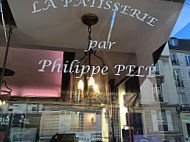 Maison Philippe Pele outside
