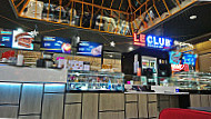 Le Club Sandwich Café inside