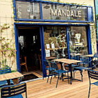 La Mandale inside