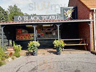 O Black Pearl outside