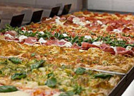 Masa Pizza Al Corte food
