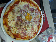 Pizza Gino food