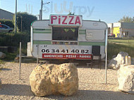 Chez Bastou Pizza Snack outside