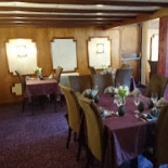 Le Bistrot De Pierre inside