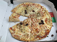 Pizza Jeannot food