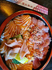 Sushi Huit food