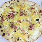Pizzeria Les Goums food