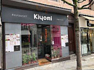 Kiyomi outside