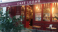 Café Léone inside