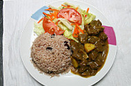 Cravins Caribbean Grill food