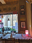 Restaurant Chez Tante Fauvette inside