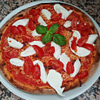 Pizza Pâte Mediterranea Cucina Italiana à Emporter Et En Livraison food