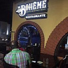 La Boheme outside